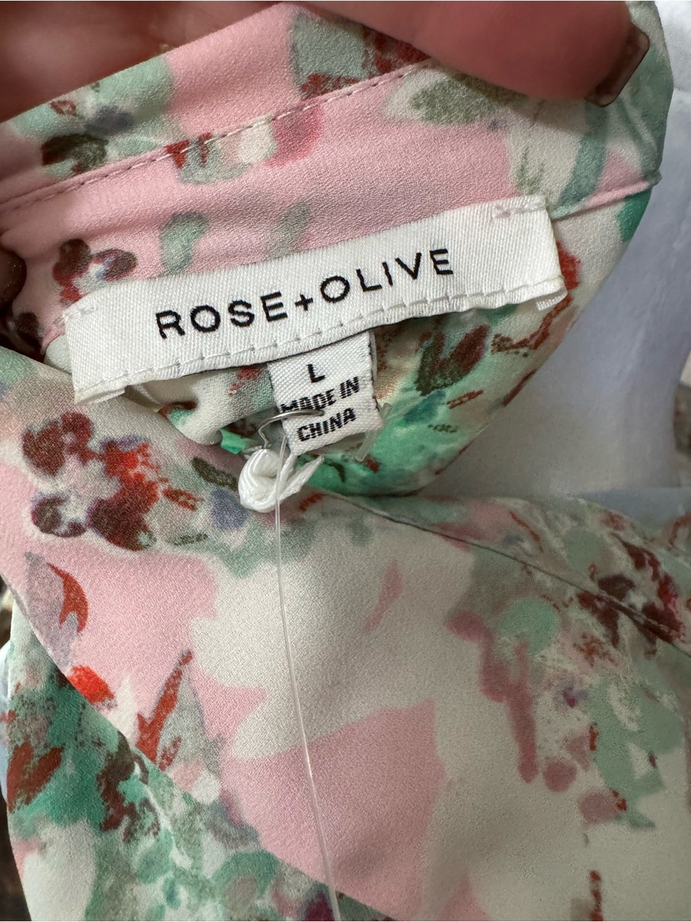 Rose & Olive NWT Floral Button-Up Blouse - Picture 6 of 6